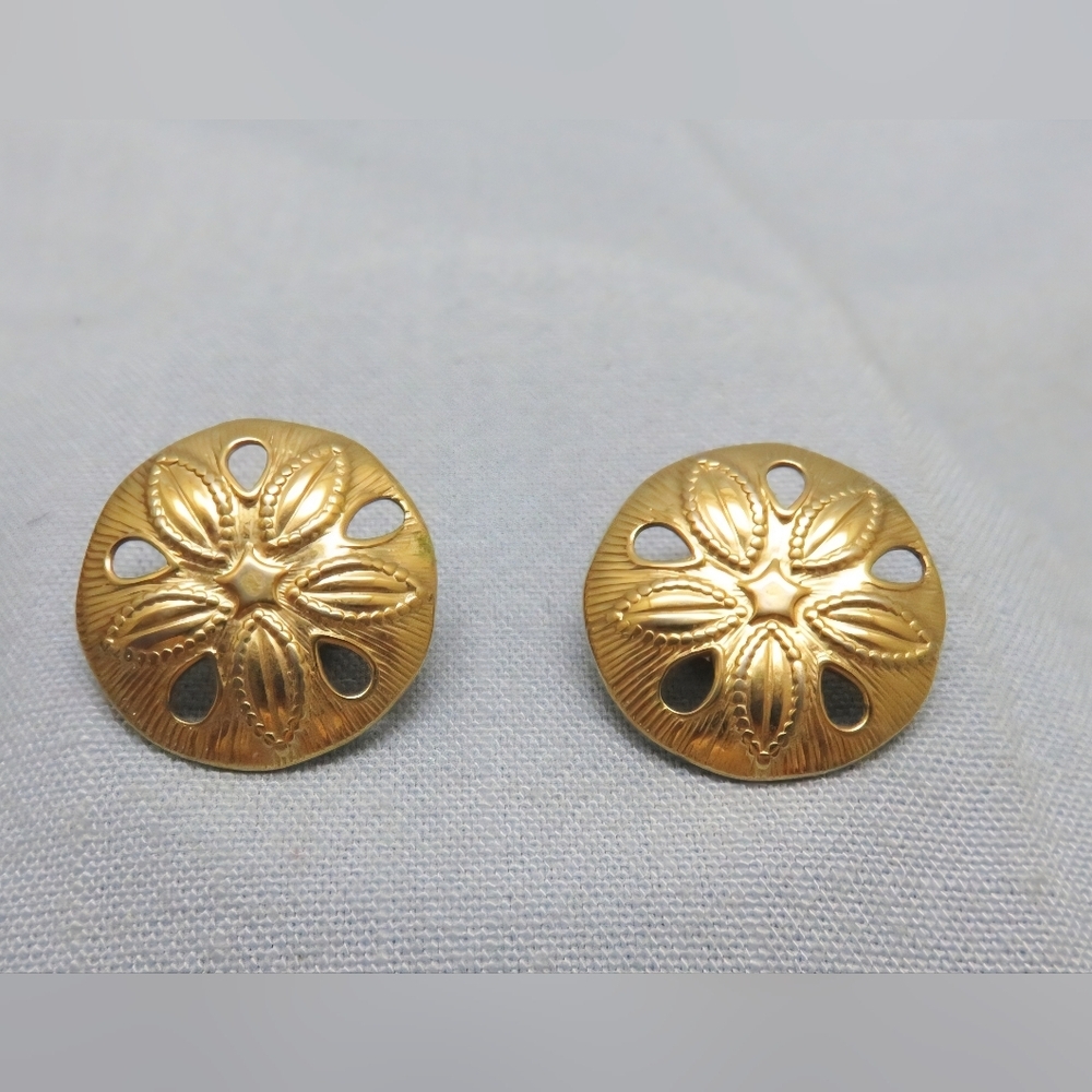 Vintage Gold Tone Sand Dollar Clip On Earrings